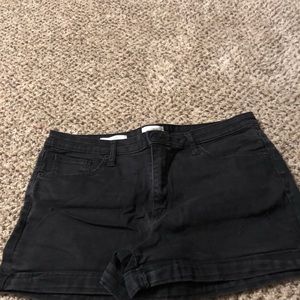 Universal Thread Shorts. Size 16/33